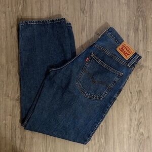 LIKE NEW- Women’s Levi ‘94 BAGGY (size 29)